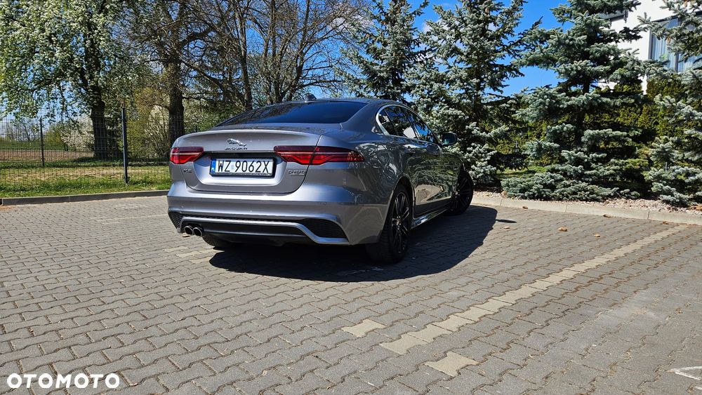 Jaguar XE 2.0 D180 R-Dynamic SE - 7