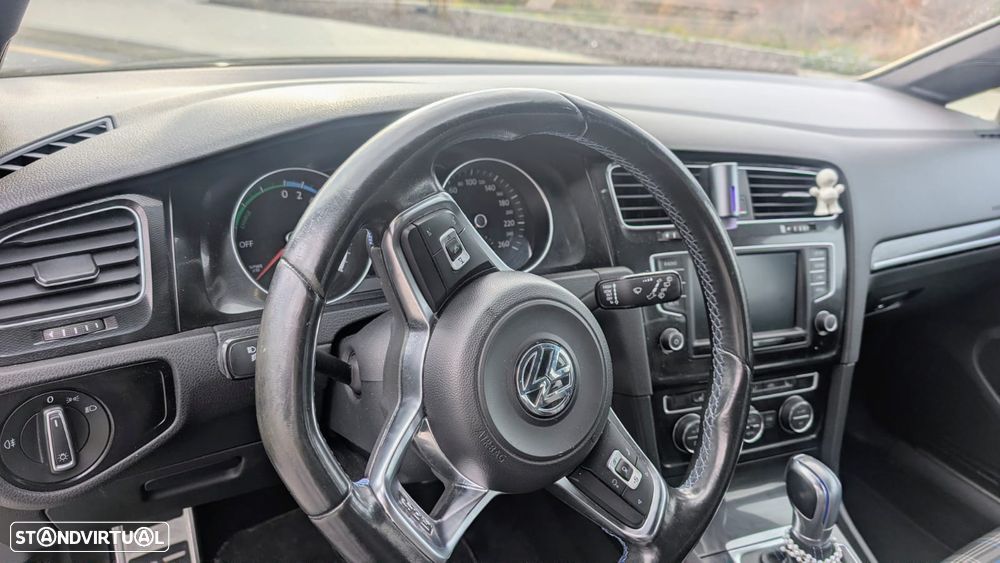VW Golf 1.4 GTE Plug-In-Hybrid DSG - 11