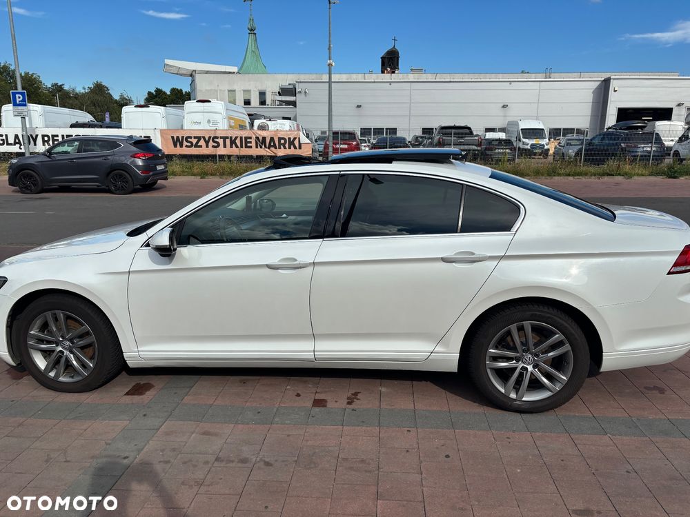 Volkswagen Passat - 16