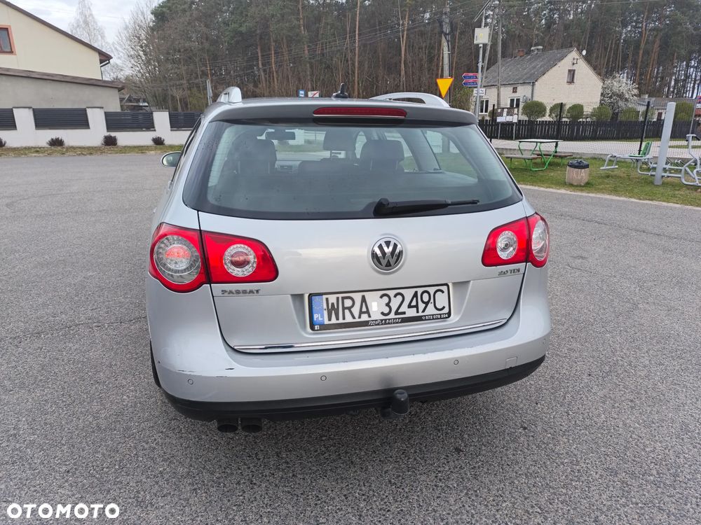 Volkswagen Passat 2.0 TDI DPF Highline - 8