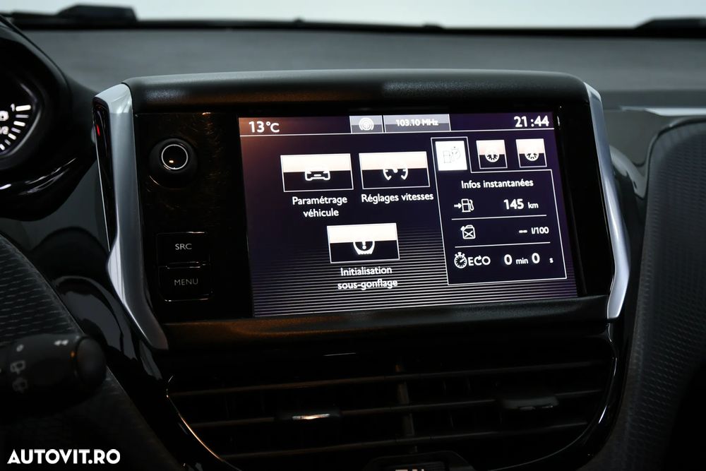 Peugeot 2008 1.2 L PureTech Turbo S&S Allure - 21