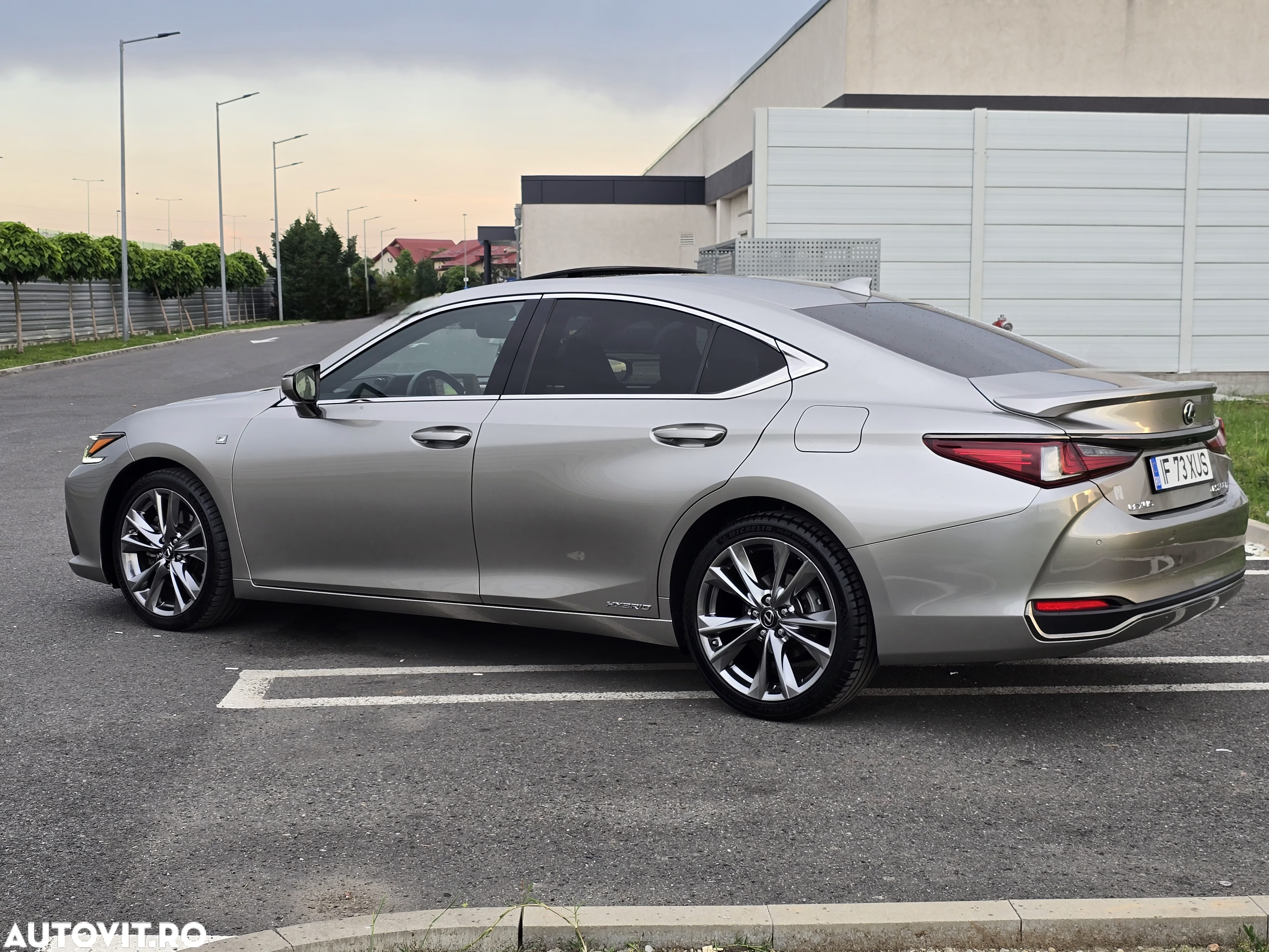 Lexus Seria ES 300h F Sport - 4