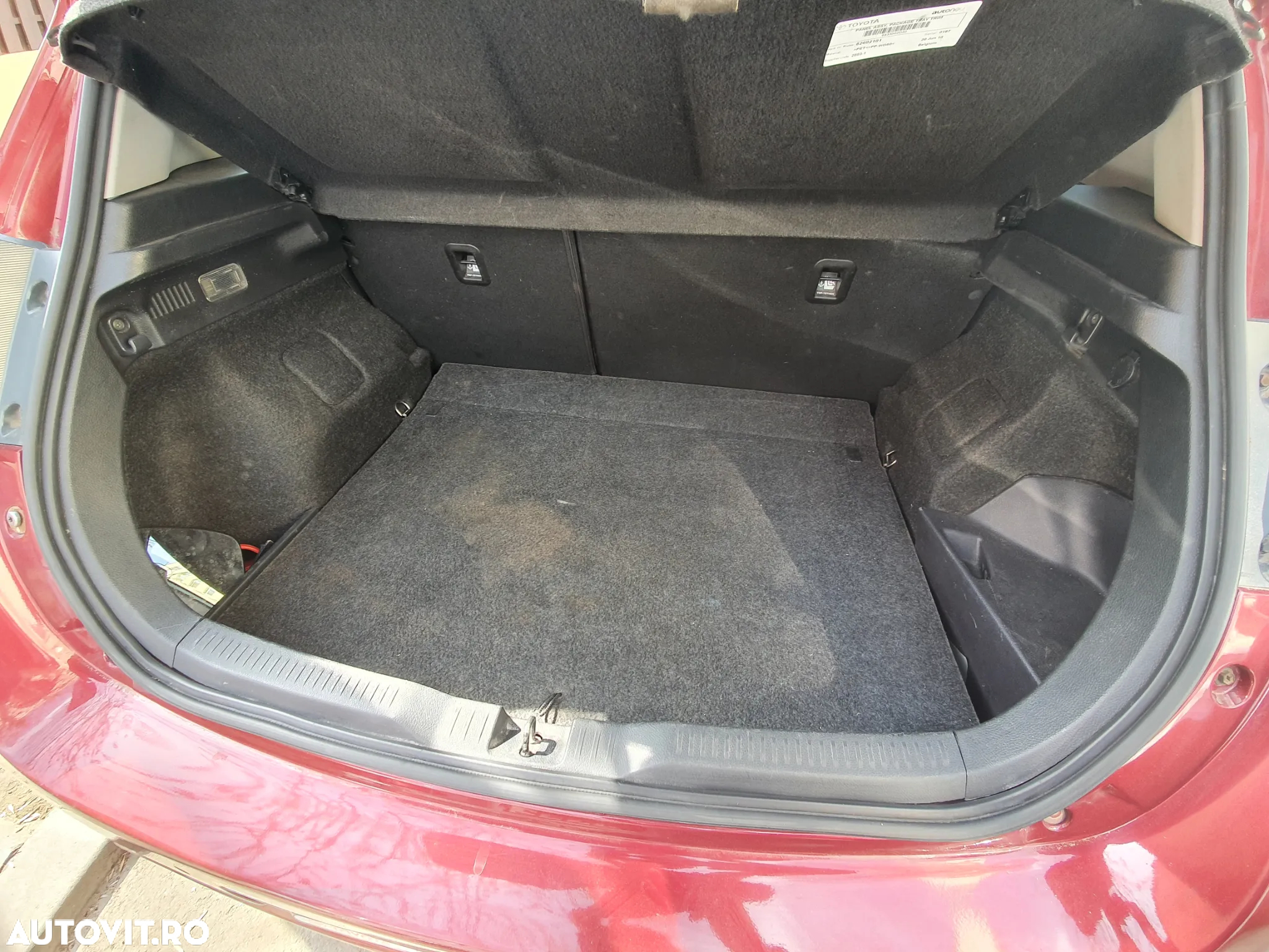 Toyota Auris 1.8 L VVT-i Hybrid Sol + - 12