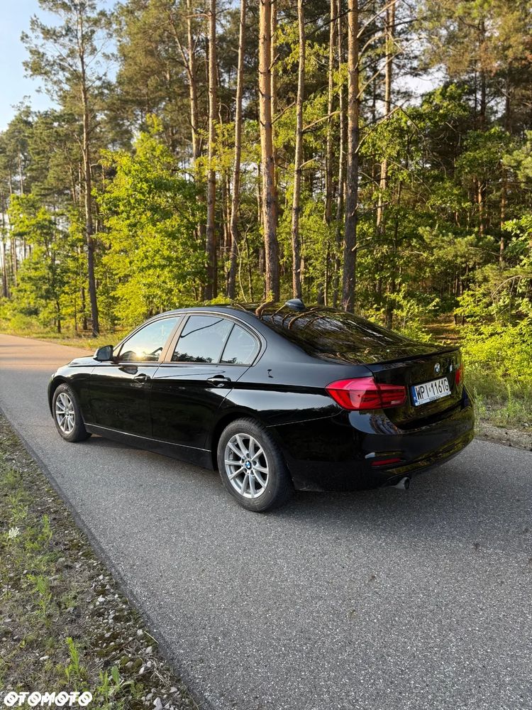 BMW Seria 3 318i - 5