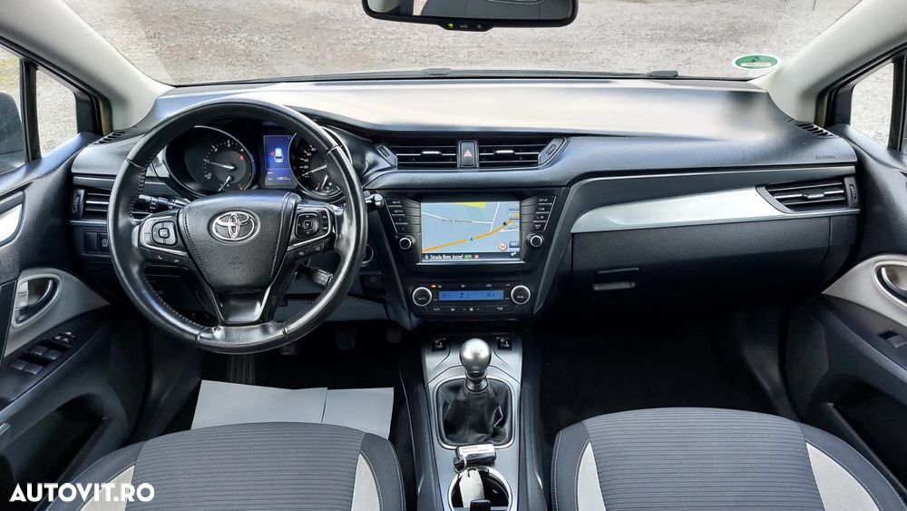 Toyota Avensis Touring Sports 2.0 D-4D Business Edition - 9