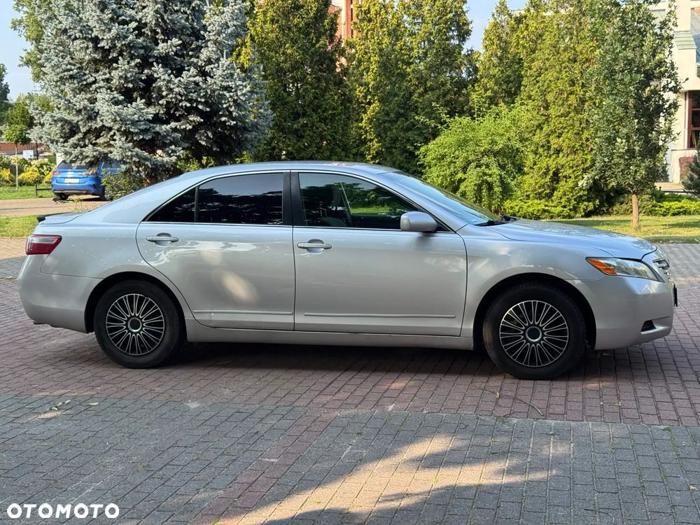 Toyota Camry - 11