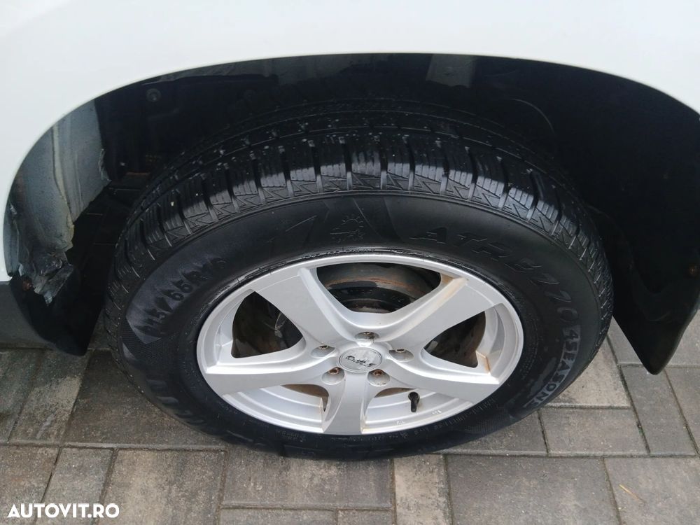 Dacia Duster 1.6 SCe 4WD Prestige jante 16" - 11