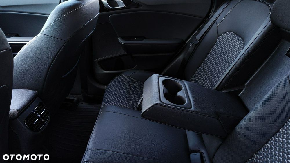 Kia XCeed - 15