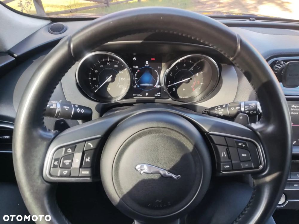 Jaguar F-Pace 2.0 i4P AWD Prestige - 8