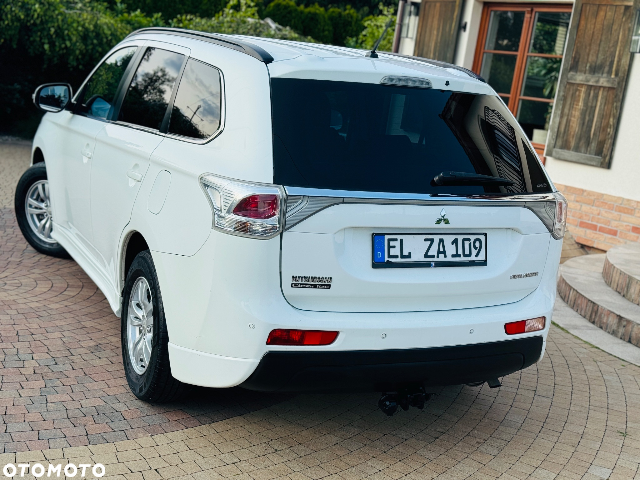 Mitsubishi Outlander 2.0 Intense + Navi 4WD CVT - 17