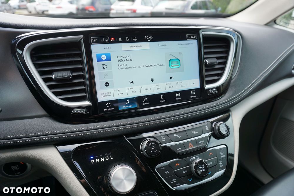 Chrysler Pacifica - 23