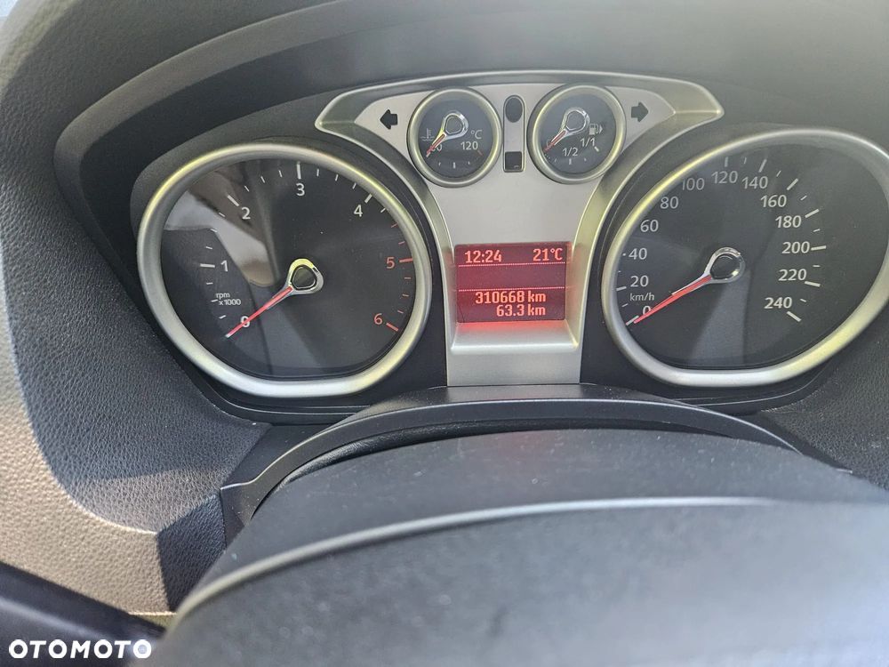 Ford Kuga - 7