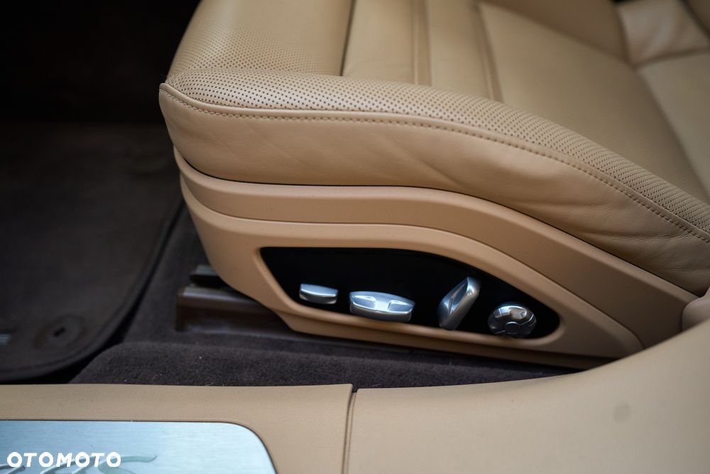 Porsche Panamera 4S - 21