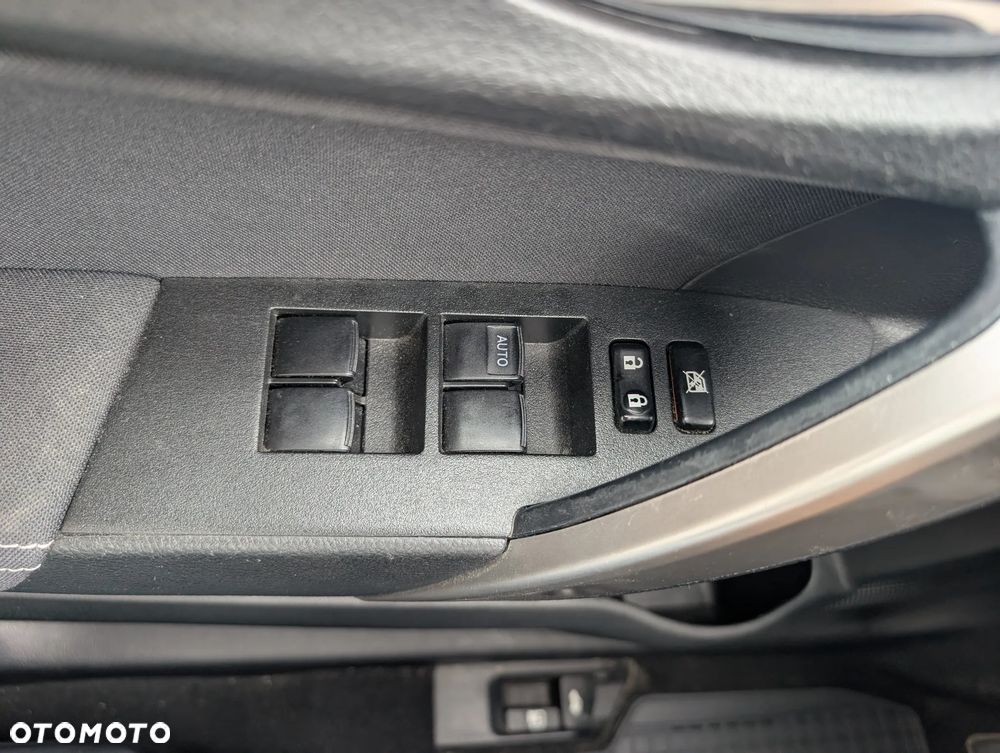 Toyota Corolla 1.6 Comfort - 33