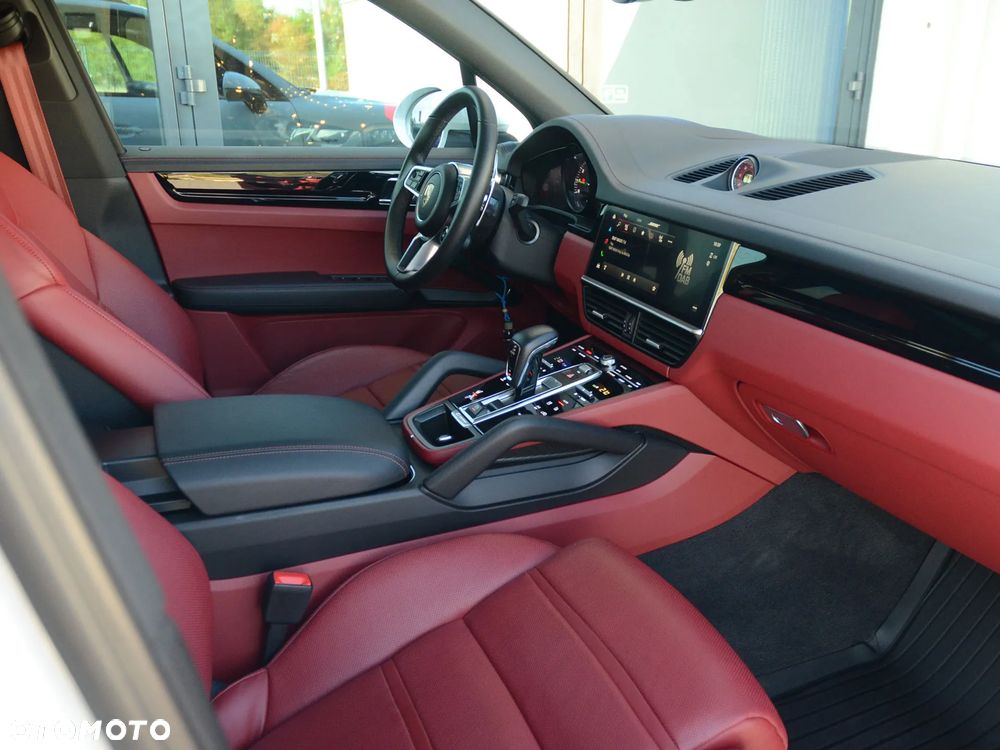 Porsche Cayenne - 34