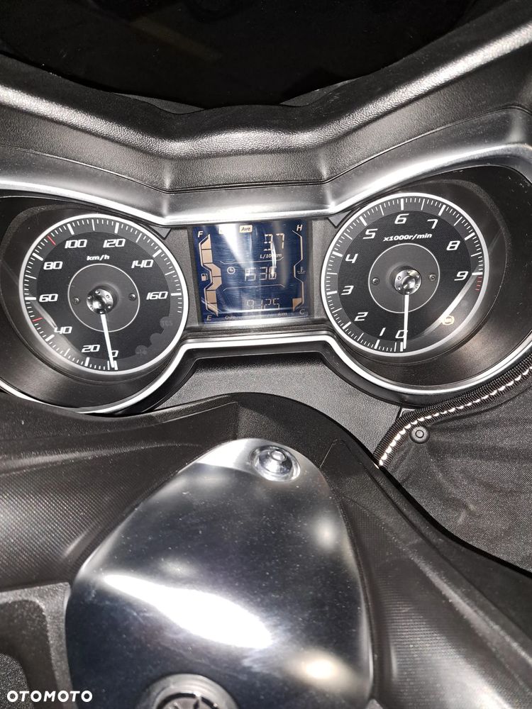 Yamaha X-max - 4