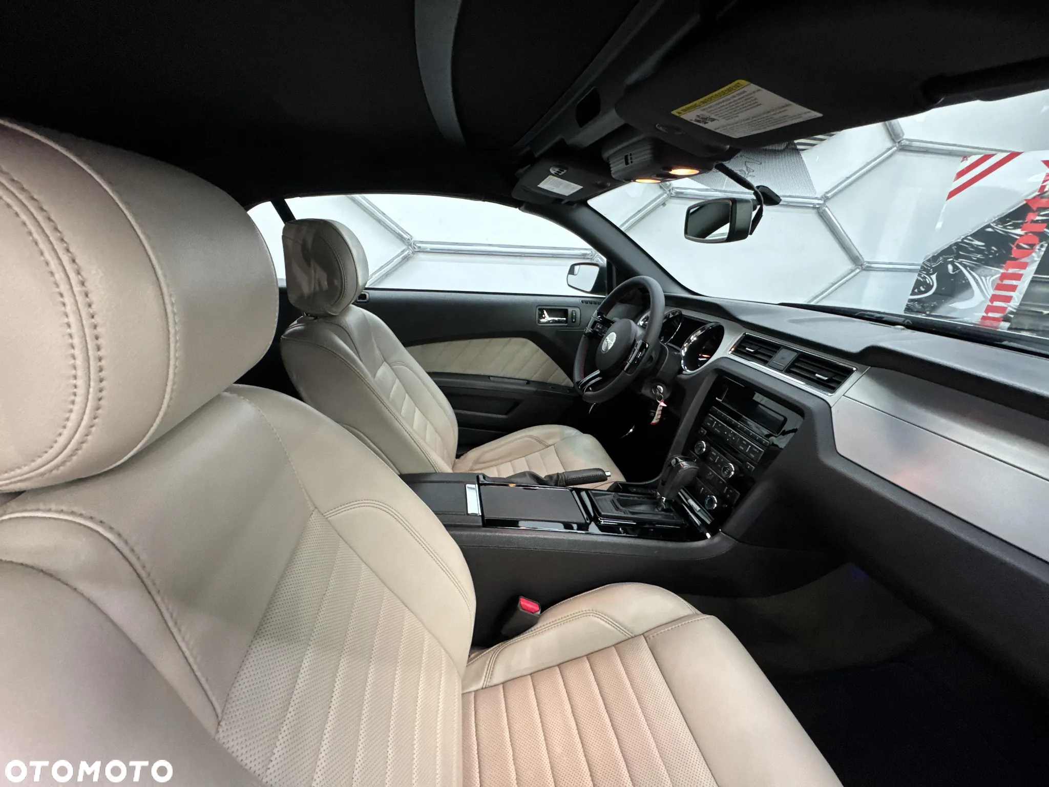 Ford Mustang 3.7 V6 Premium - 4