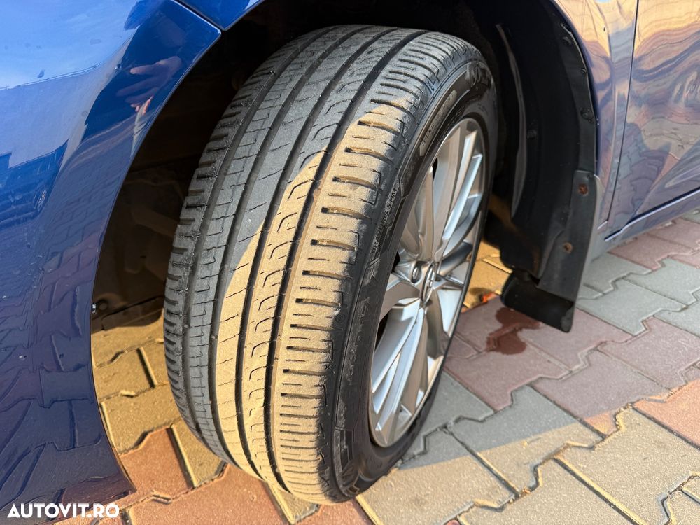 Toyota Avensis 1.6 Comfort - 14