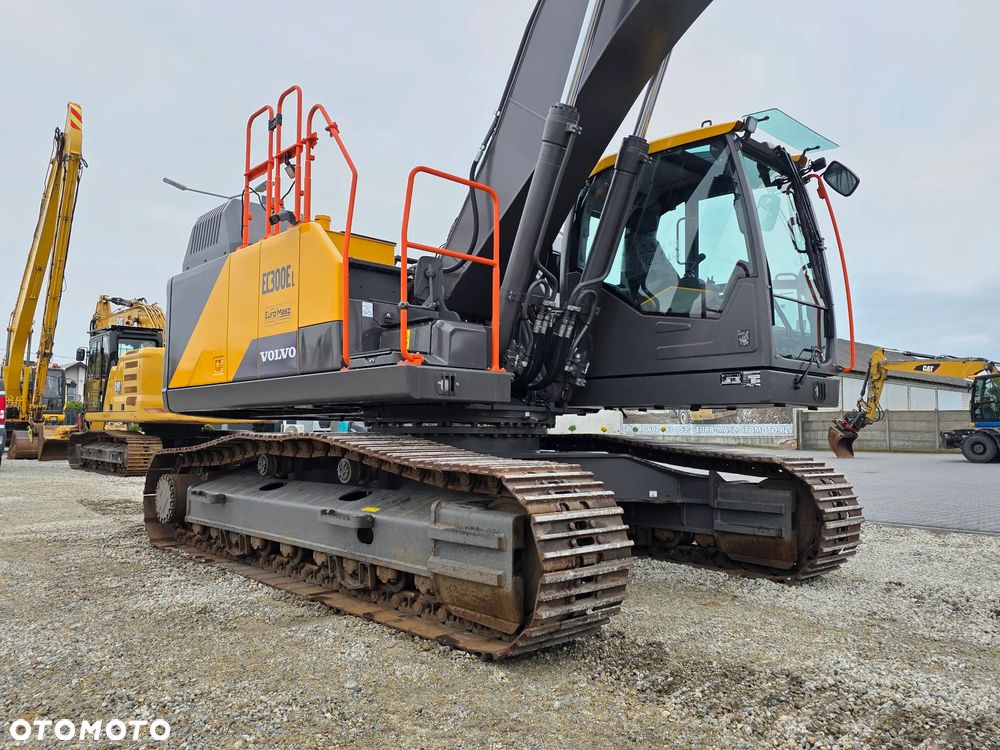Volvo EC 300 EL, 2022 ROK, 3600 MTH, PODNOSZONA KABINA - 12