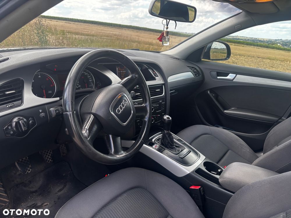 Audi A4 Avant 2.0 TDI - 7
