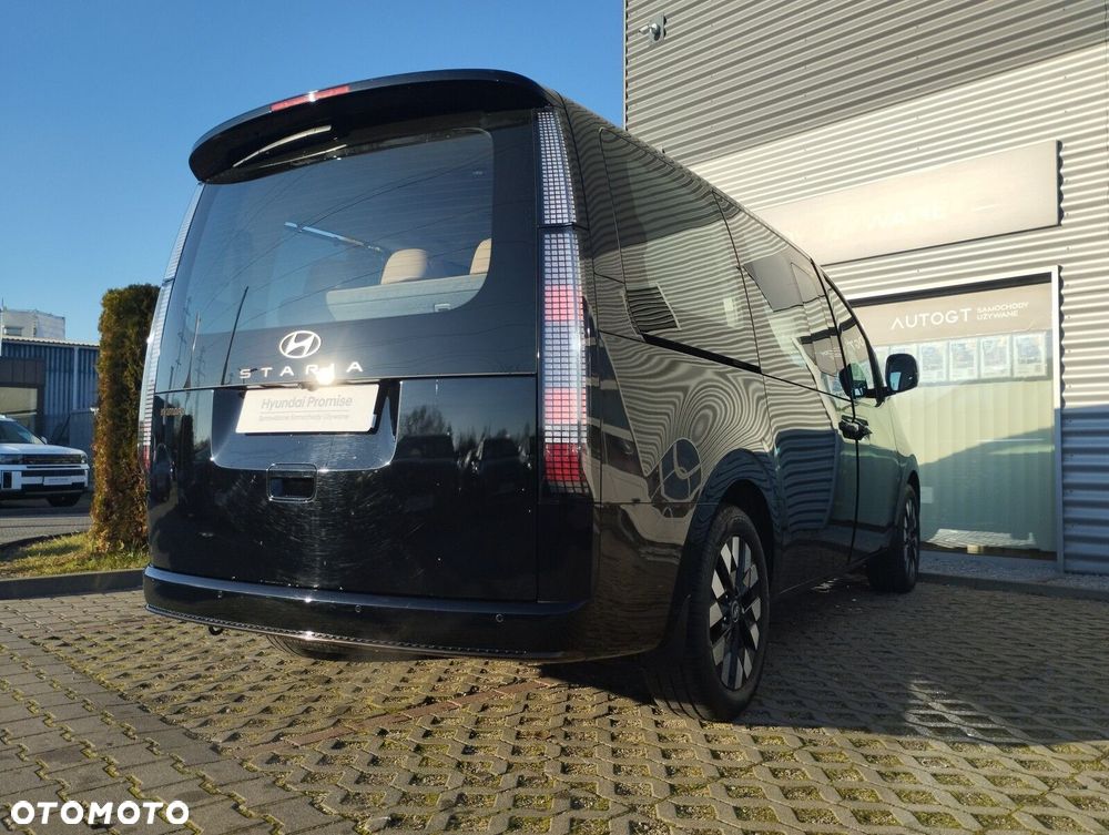 Hyundai Staria 1.6 T-GDI HEV Luxury - 2