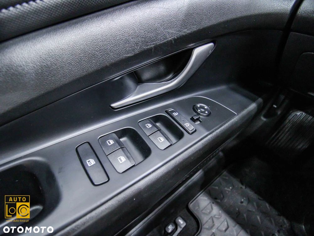 Hyundai Elantra 1.6 Executive CVT - 24