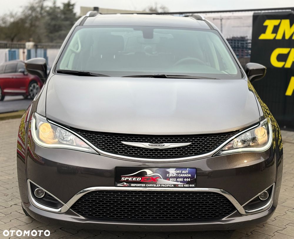 Chrysler Pacifica - 4