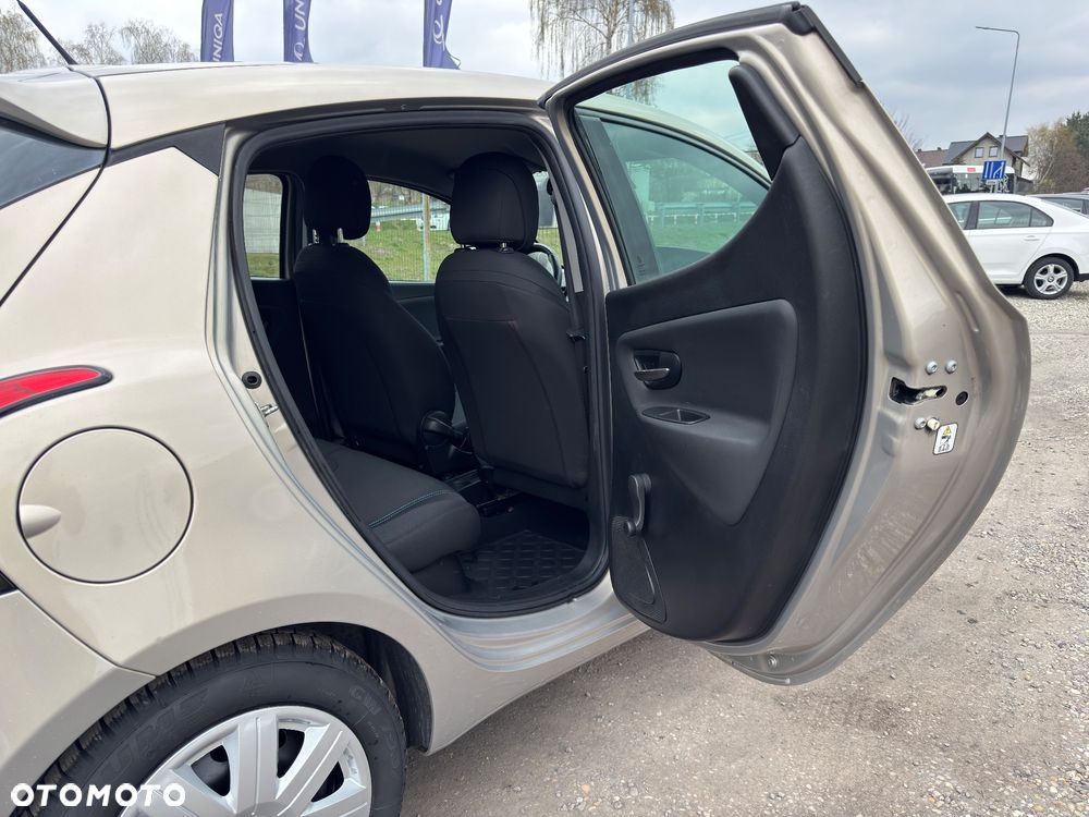 Lancia Ypsilon 1.2 8V Elefantino S&S - 23