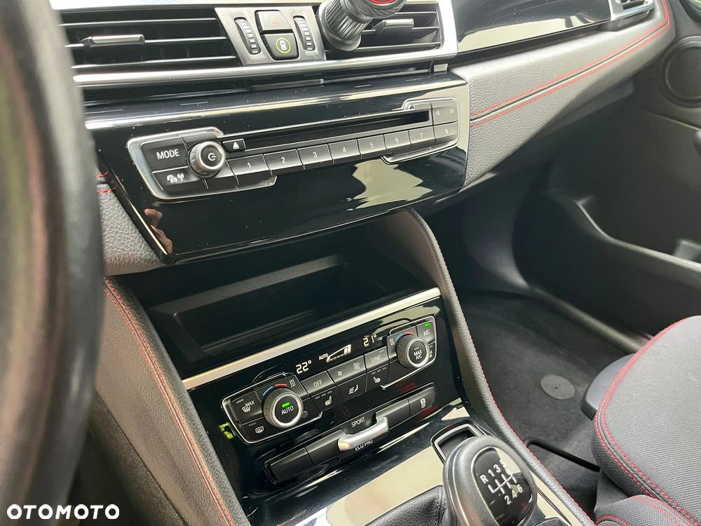 BMW Seria 2 218d - 19