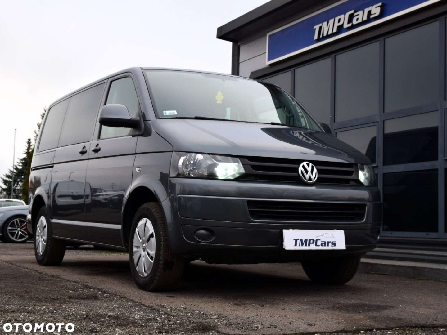 Volkswagen Caravelle - 12