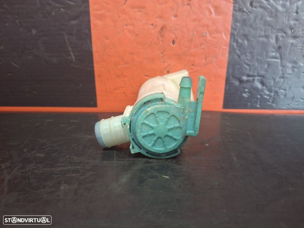 Motor Esguicho / Reservatório Limpa Vidros Isuzu Elf Camião De Platafo - 3