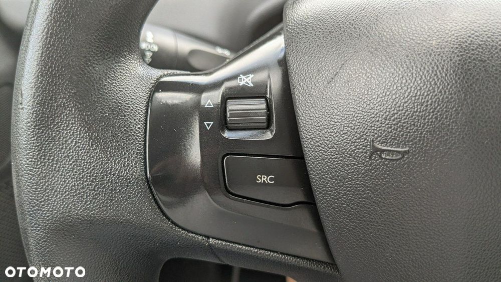 Peugeot 208 - 26