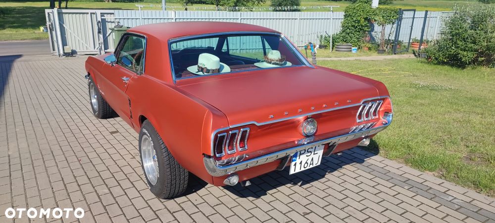 Ford Mustang - 12