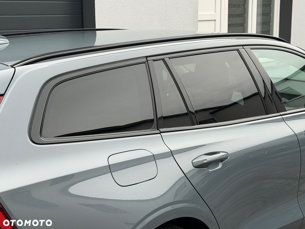 Volvo V60 2022 photo 3