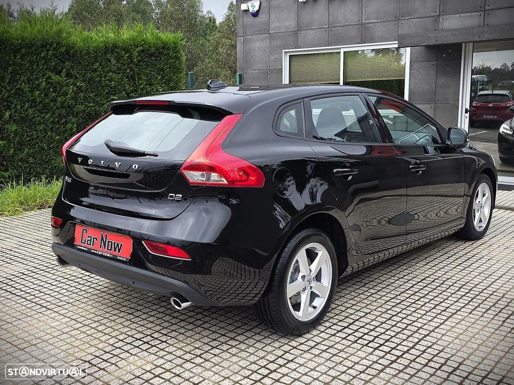 Volvo V40 2.0 D2 Momentum Geartronic - 8