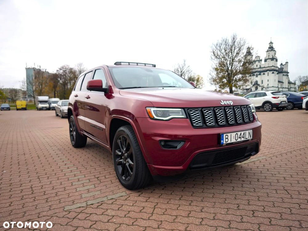 Jeep Grand Cherokee - 19