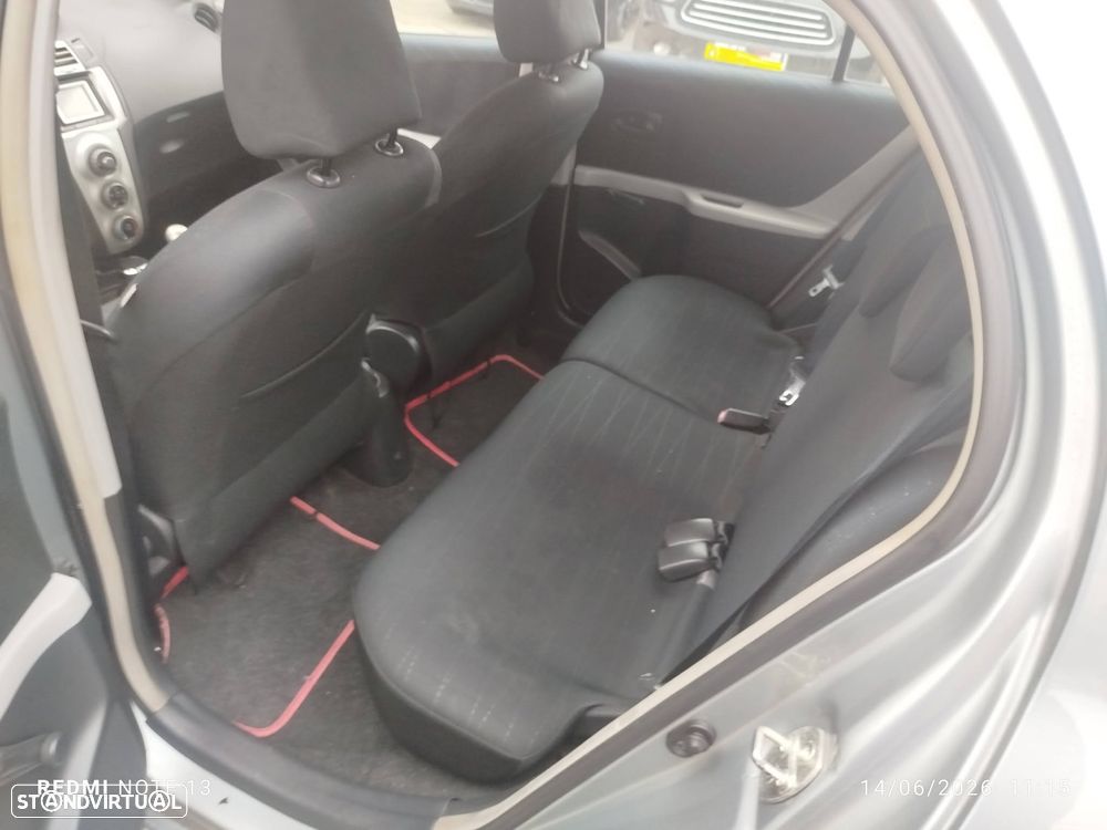 Toyota Yaris 1.0 VVT-i AC Manual - 9
