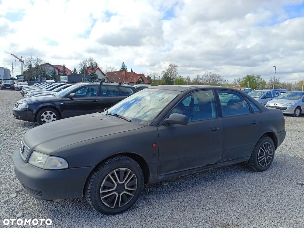 Audi A4 Limousine - 1