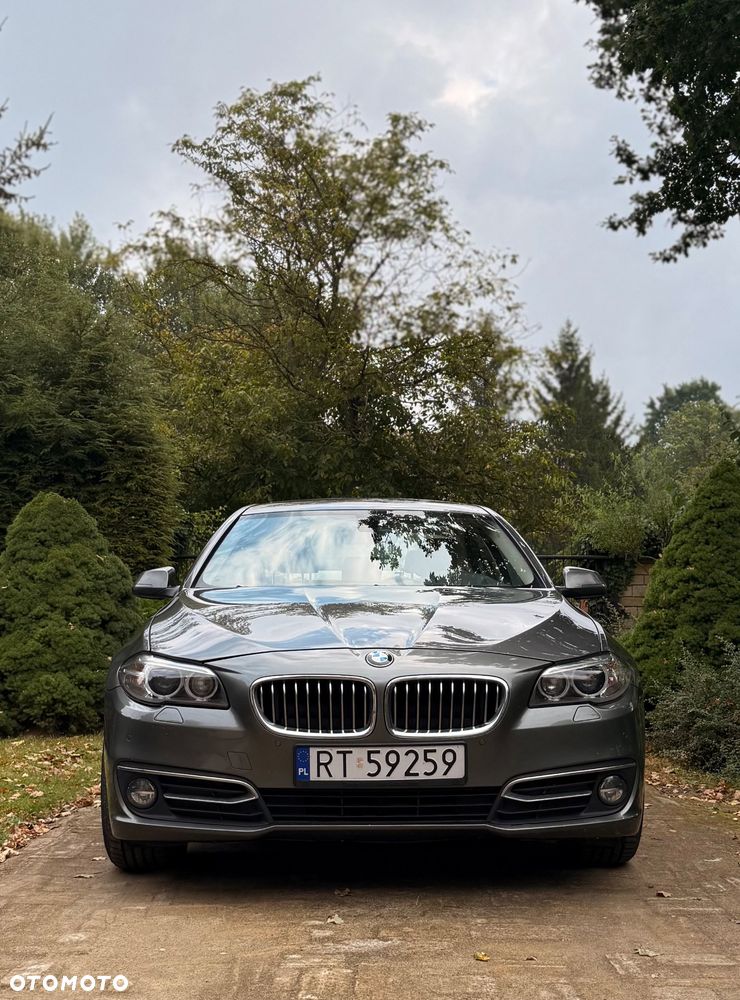 BMW Seria 5 528i xDrive Luxury Line - 1