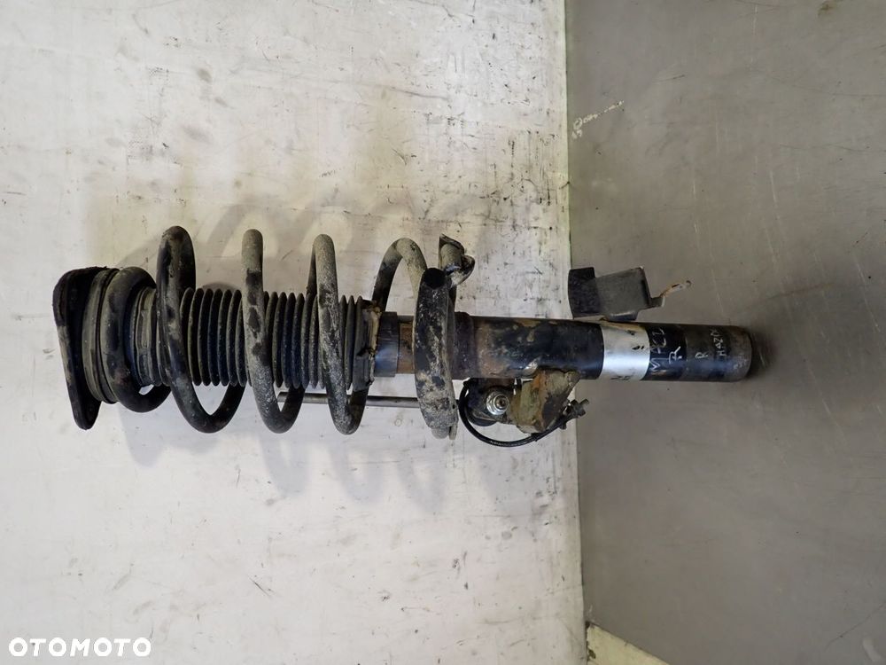 MCPERSON PRAWY PRZEDNI MAZDA 5 2.0 - 1