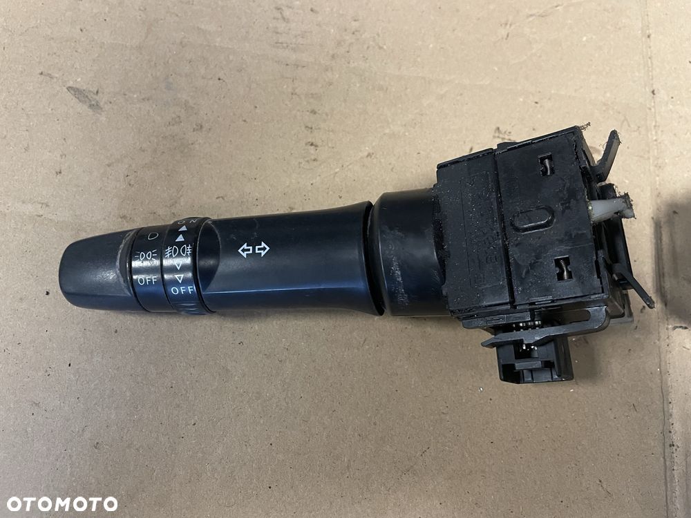 MITSUBISHI L200 IV PRZEŁĄCZNIK MANETKA ŚWIATEŁ WYCIERACZEK KIERUNKOWSKAZÓW - 3
