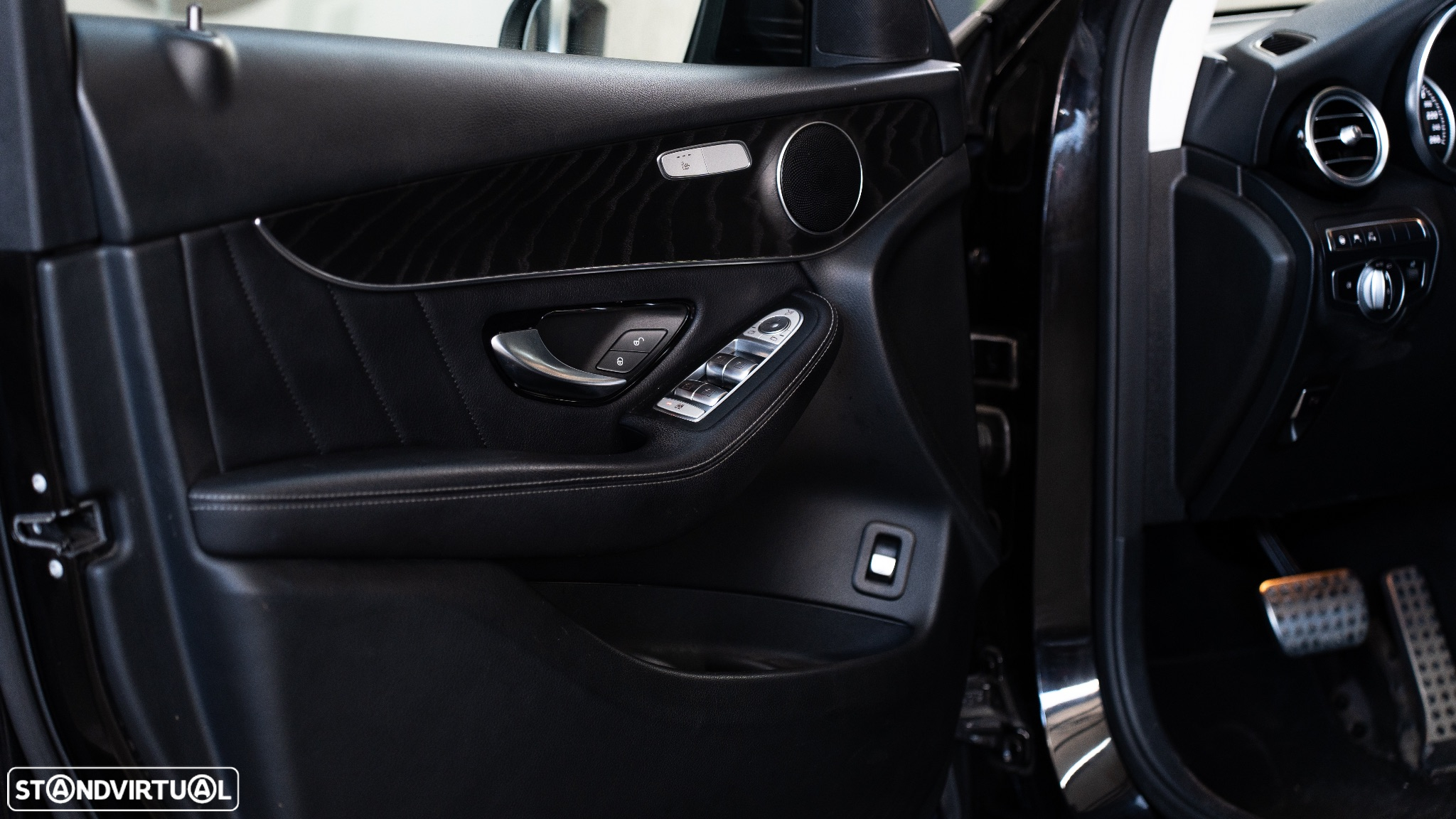 Mercedes-Benz GLC 350 d 4Matic 9G-TRONIC AMG Line - 16
