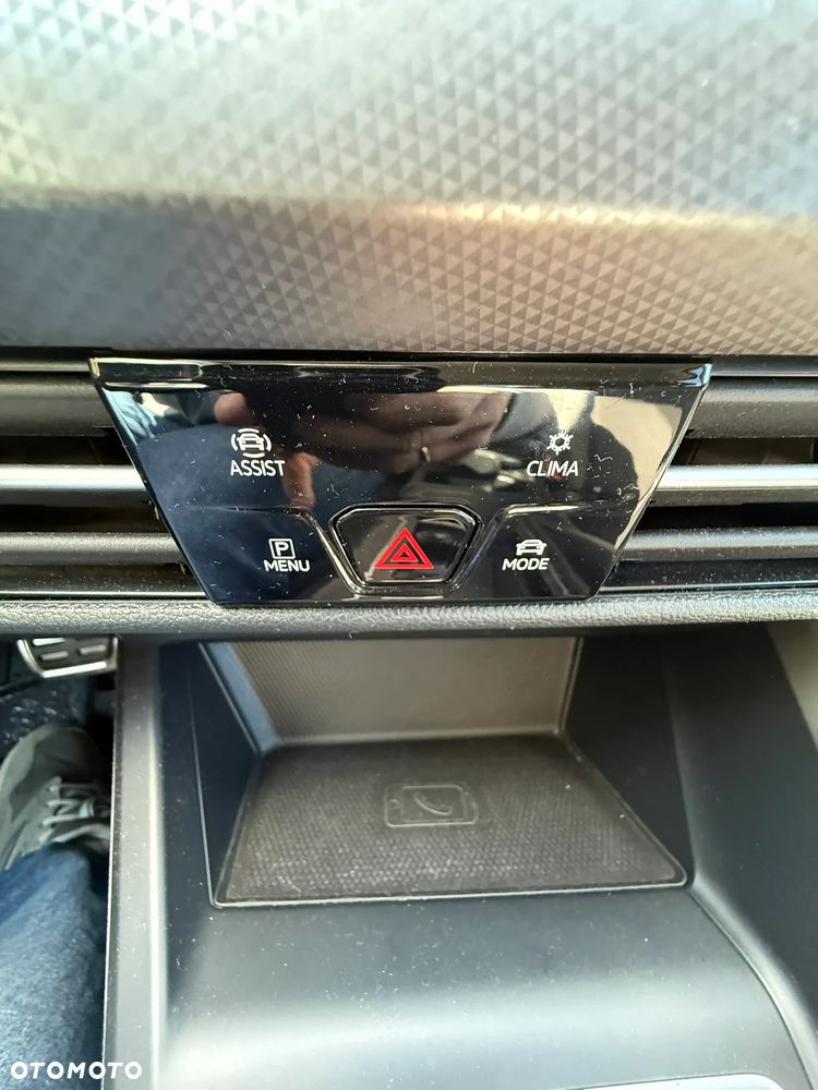 Volkswagen Golf 2.0 TDI SCR DSG Active - 19