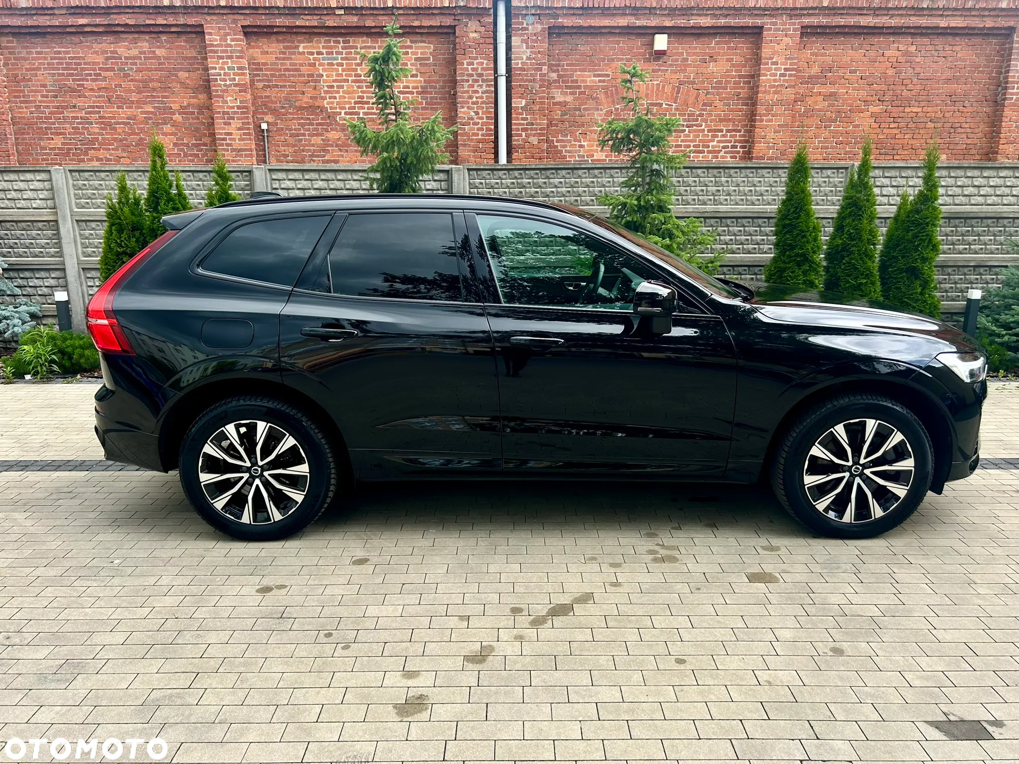 Volvo XC 60 B4 D AWD Plus Dark - 6
