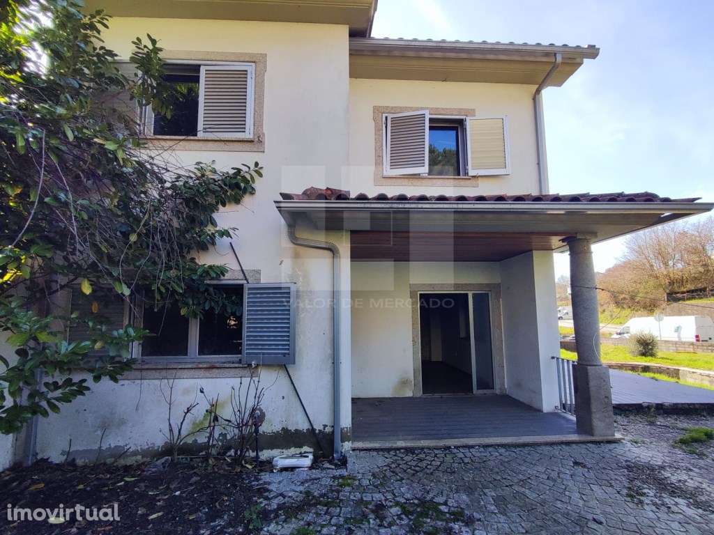 Moradia T4 em Castro Daire - Grande imagem: 4/54