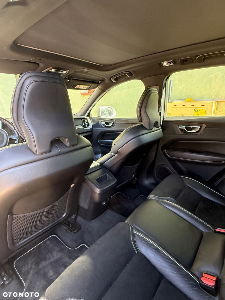 Volvo XC 60 D4 AWD R-Design - 13