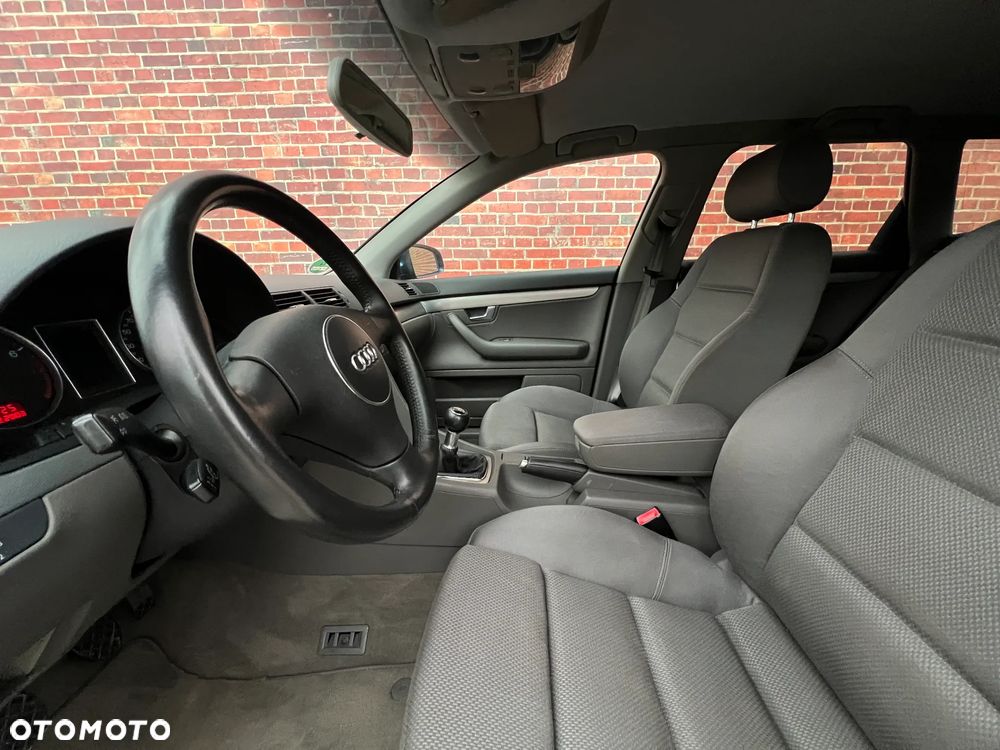 Audi A4 Avant - 11