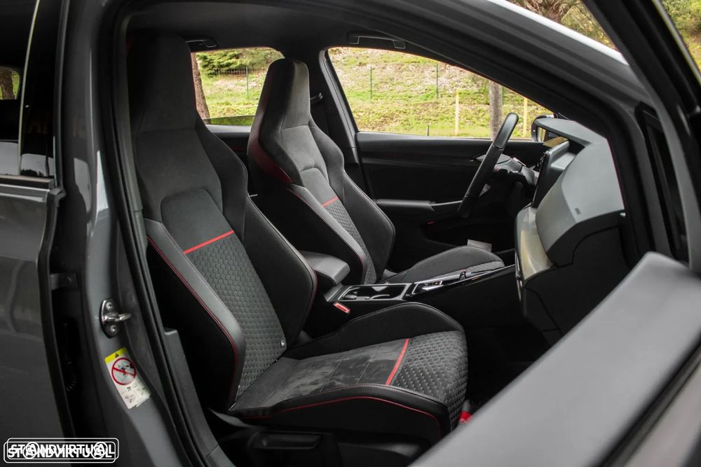 VW Golf 2.0 TSI GTI Clubsport DSG - 25