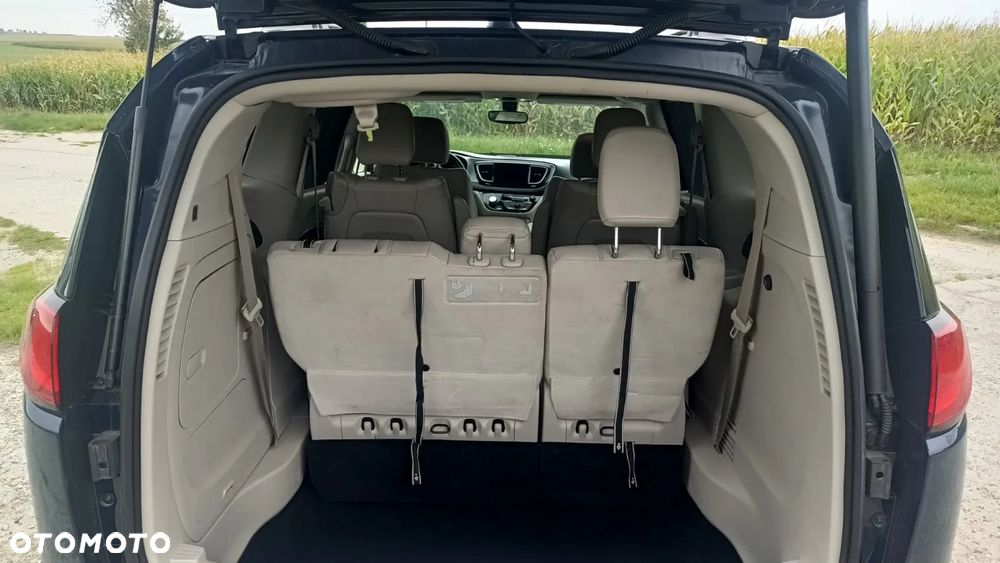 Chrysler Pacifica - 6