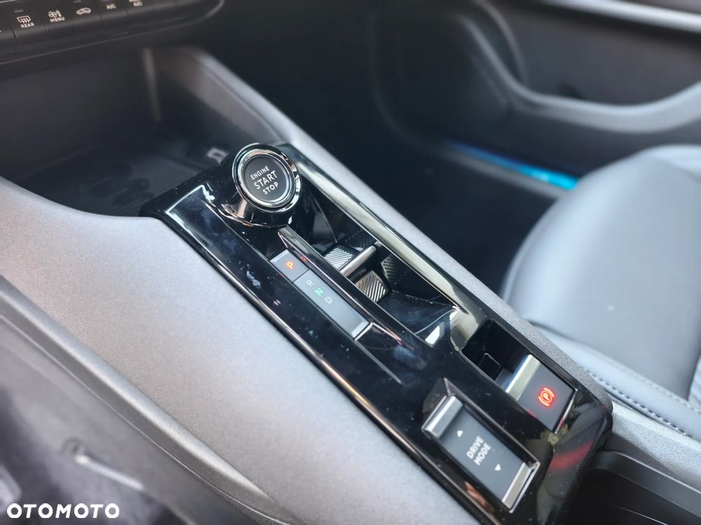 Alfa Romeo Junior 1.2 VGT Ibrida Ti - 24